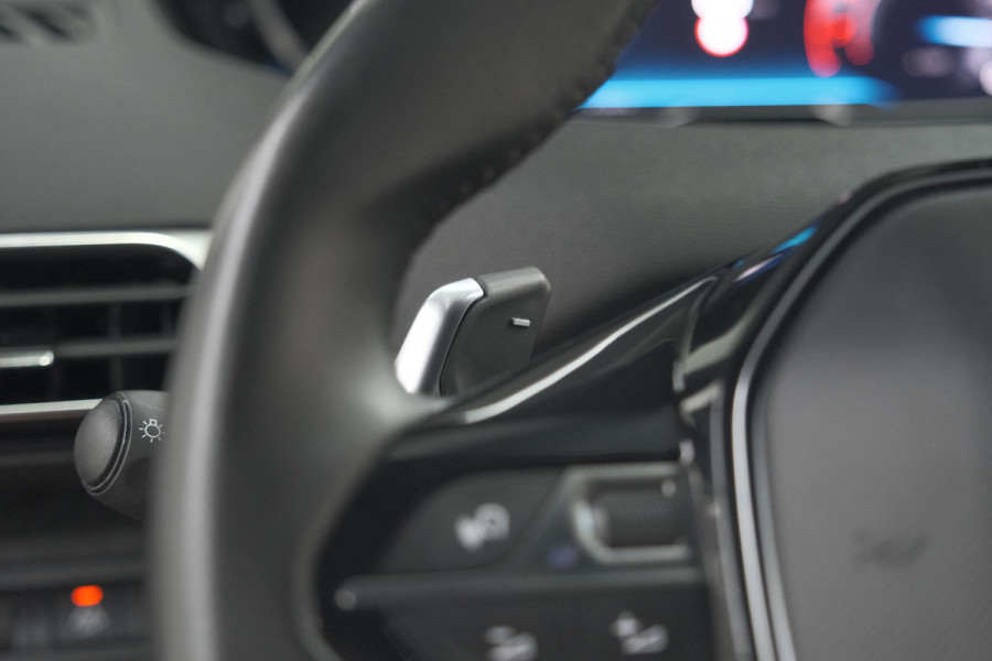 Peugeot 5008 PureTech 130 EAT8 Active Pack Business | 7 Zitplaatsen | Camera | Navigatie | Apple Carplay | Parkeersensoren