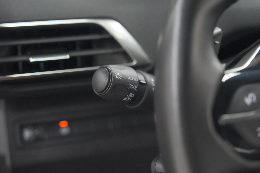 Peugeot 5008 PureTech 130 EAT8 Active Pack Business | 7 Zitplaatsen | Camera | Navigatie | Apple Carplay | Parkeersensoren