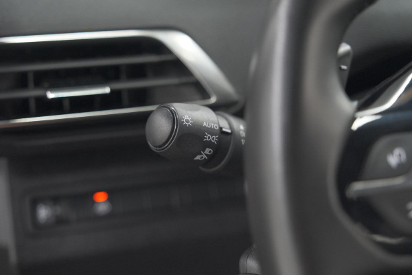 Peugeot 5008 PureTech 130 EAT8 Active Pack Business | 7 Zitplaatsen | Camera | Navigatie | Apple Carplay | Parkeersensoren