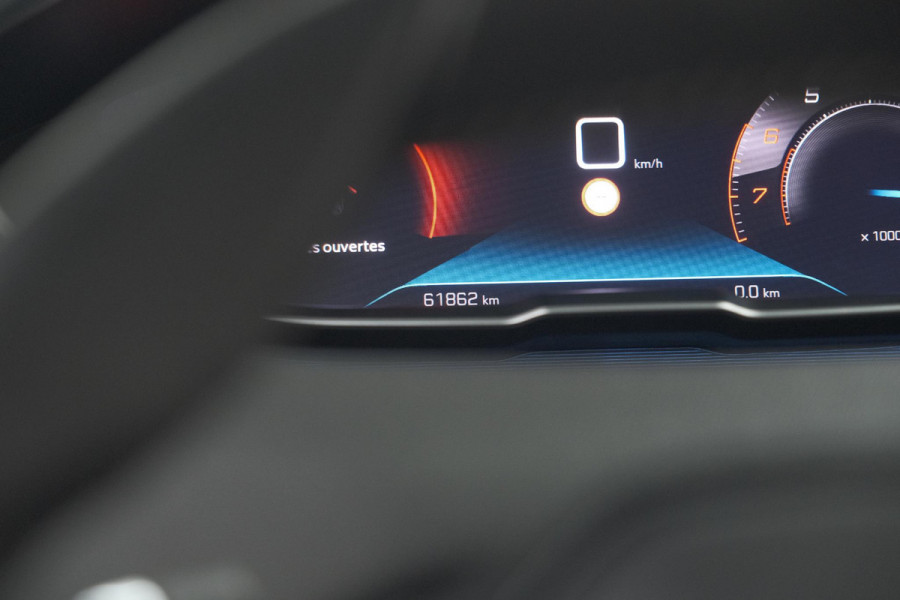 Peugeot 5008 PureTech 130 EAT8 Active Pack Business | 7 Zitplaatsen | Camera | Navigatie | Apple Carplay | Parkeersensoren