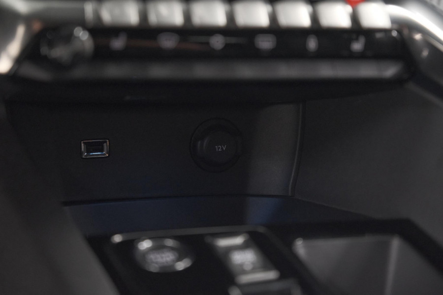 Peugeot 5008 PureTech 130 EAT8 Active Pack Business | 7 Zitplaatsen | Camera | Navigatie | Apple Carplay | Parkeersensoren