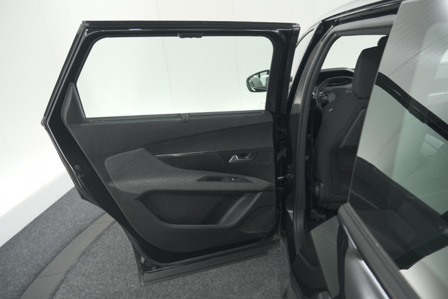 Peugeot 5008 PureTech 130 EAT8 Active Pack Business | 7 Zitplaatsen | Camera | Navigatie | Apple Carplay | Parkeersensoren