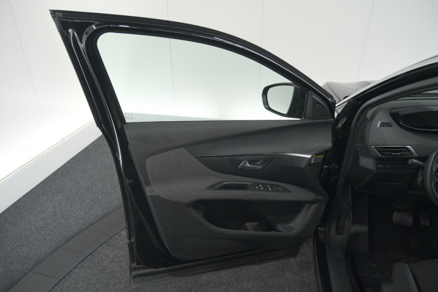 Peugeot 5008 PureTech 130 EAT8 Active Pack Business | 7 Zitplaatsen | Camera | Navigatie | Apple Carplay | Parkeersensoren