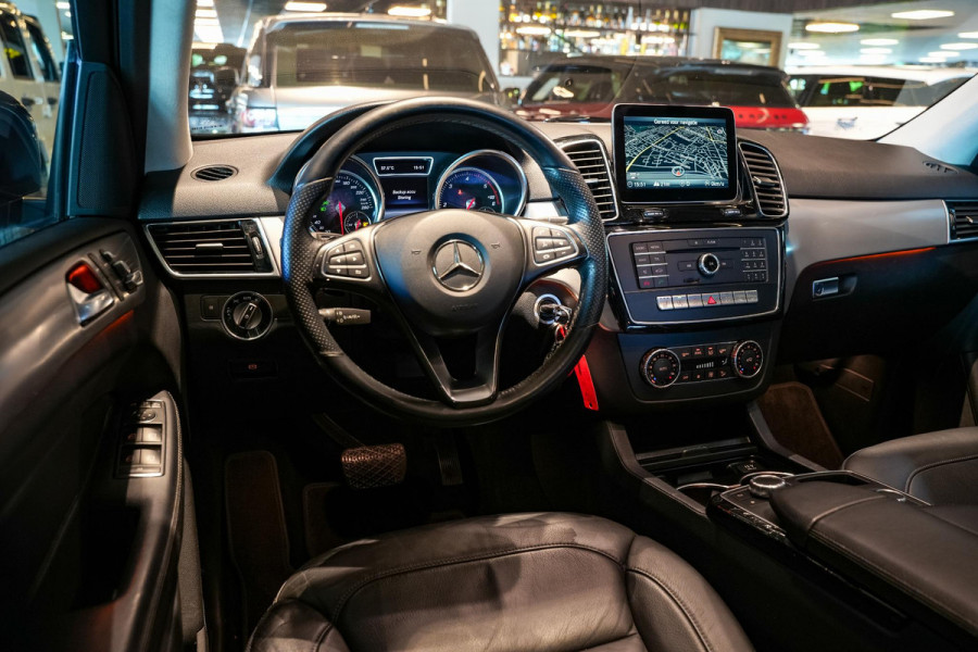 Mercedes-Benz GLE 250 d 4MATIC AMG Sport Edition Panoramadak Leer Stoelverwarming Cruise Control Dode Hoek