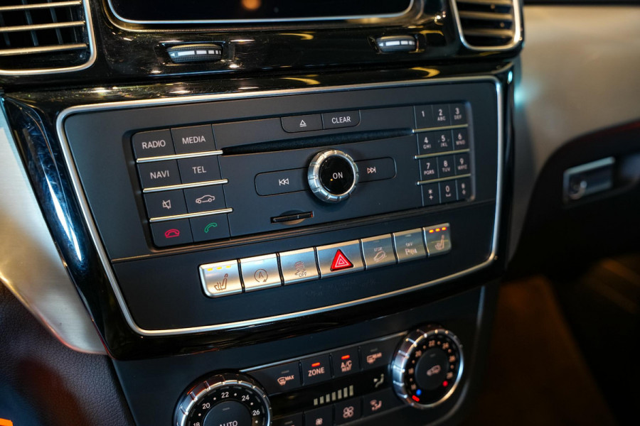 Mercedes-Benz GLE 250 d 4MATIC AMG Sport Edition Panoramadak Leer Stoelverwarming Cruise Control Dode Hoek