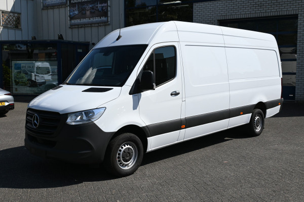 Mercedes-Benz Sprinter 317 CDI L3H2 RWD 3500 kg Trekhaak, MBUX navigatie en camera, Brake assyst, Etc.