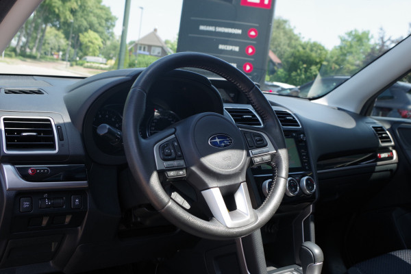 Subaru Forester 2.0 Premium 150 PK automaat, Panoramadak, Trekhaak, Stoelverwarming
