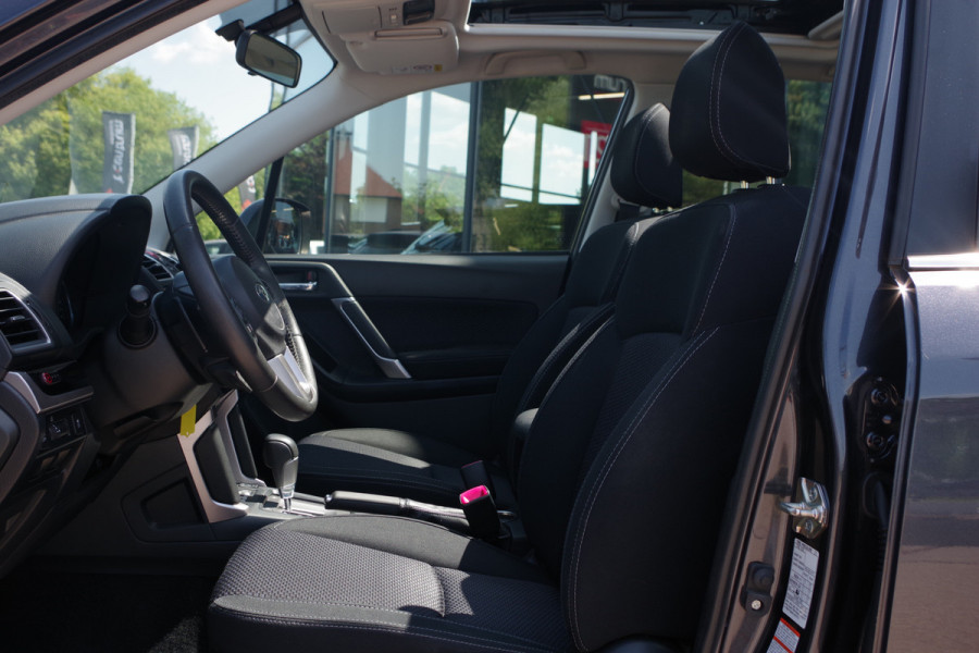 Subaru Forester 2.0 Premium 150 PK automaat, Panoramadak, Trekhaak, Stoelverwarming