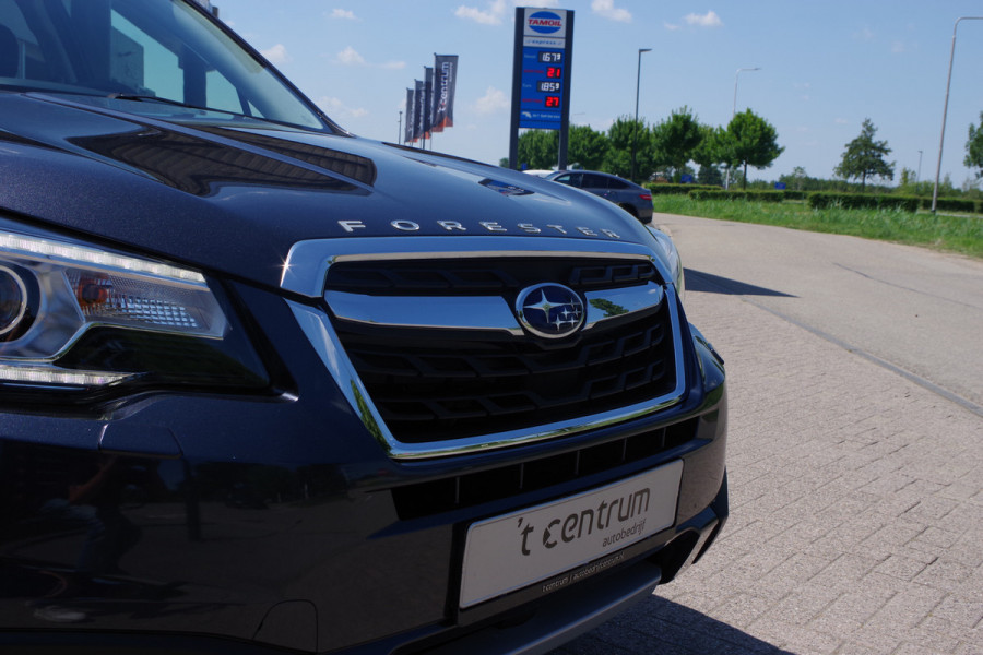 Subaru Forester 2.0 Premium 150 PK automaat, Panoramadak, Trekhaak, Stoelverwarming