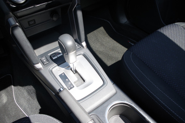Subaru Forester 2.0 Premium 150 PK automaat, Panoramadak, Trekhaak, Stoelverwarming