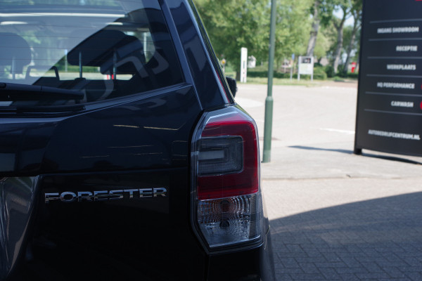 Subaru Forester 2.0 Premium 150 PK automaat, Panoramadak, Trekhaak, Stoelverwarming
