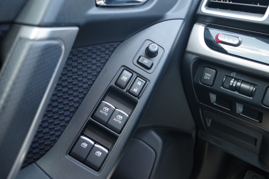 Subaru Forester 2.0 Premium 150 PK automaat, Panoramadak, Trekhaak, Stoelverwarming