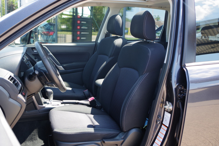 Subaru Forester 2.0 Premium 150 PK automaat, Panoramadak, Trekhaak, Stoelverwarming