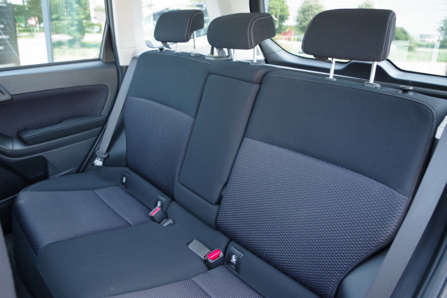 Subaru Forester 2.0 Premium 150 PK automaat, Panoramadak, Trekhaak, Stoelverwarming