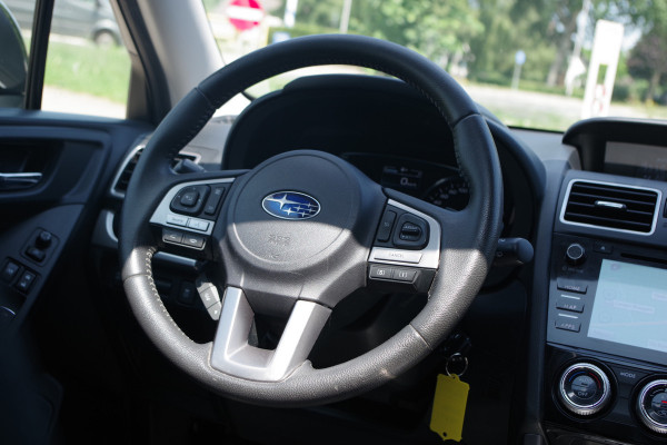 Subaru Forester 2.0 Premium 150 PK automaat, Panoramadak, Trekhaak, Stoelverwarming