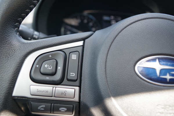 Subaru Forester 2.0 Premium 150 PK automaat, Panoramadak, Trekhaak, Stoelverwarming