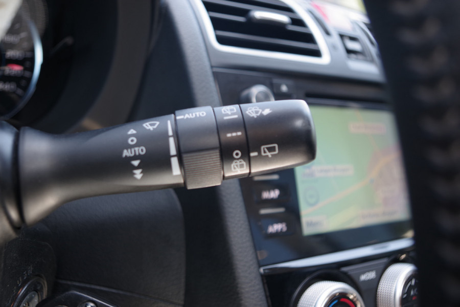 Subaru Forester 2.0 Premium 150 PK automaat, Panoramadak, Trekhaak, Stoelverwarming