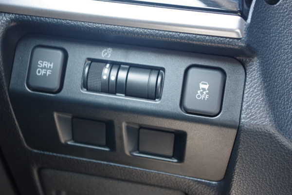 Subaru Forester 2.0 Premium 150 PK automaat, Panoramadak, Trekhaak, Stoelverwarming