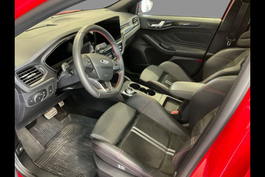 Ford FOCUS Wagon 2.3 EcoBoost ST-X Automaat 280pk! | Panoramadak | Afneembare trekhaak | Winter Pack | Standkachel | AGR-stoelen | Bang&Olufsen | Elektrische achterklep | Head up Display | Matrix LED