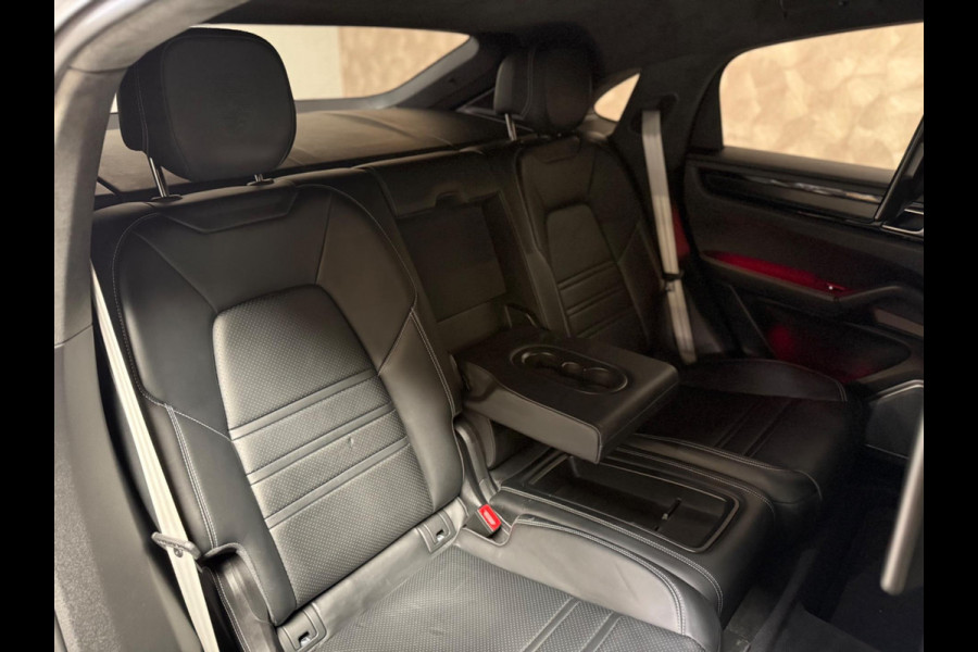 Porsche Cayenne Coupé 4.0 Turbo GT Sport Chrono 640 PK | Keramisch | Carbon | HUD |360 Camera | Softclose