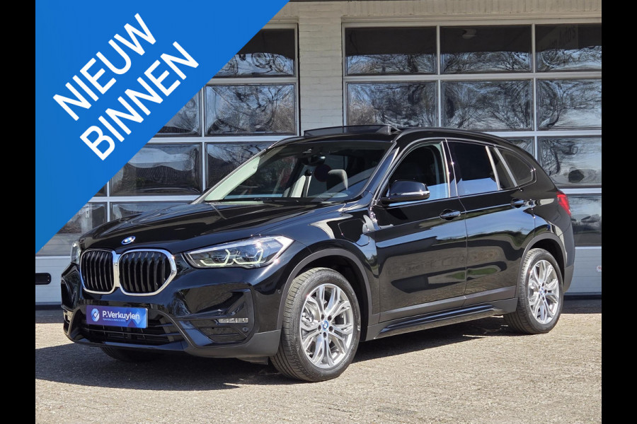 BMW X1 xDrive25e eDrive Sport Line | PANORAMA | SPORTSTOELEN | ELEKTR. ACHTERKLEP | CAMERA |
