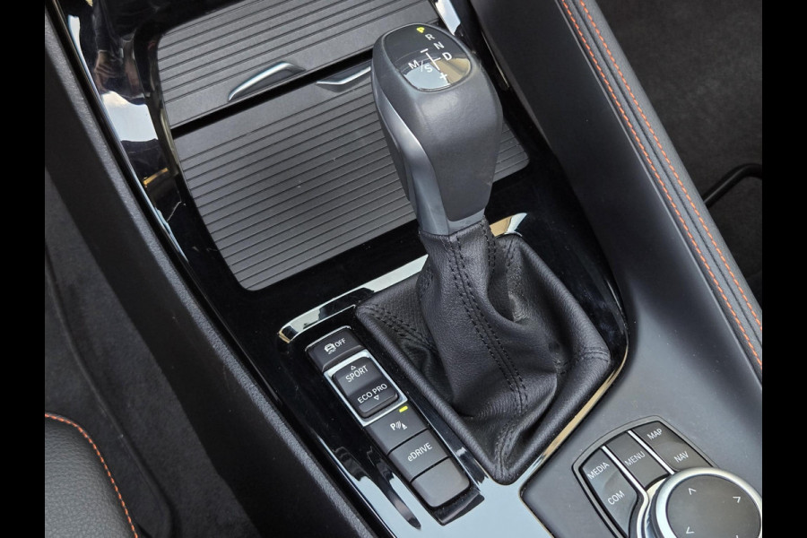 BMW X1 xDrive25e eDrive Sport Line | PANORAMA | SPORTSTOELEN | ELEKTR. ACHTERKLEP | CAMERA |