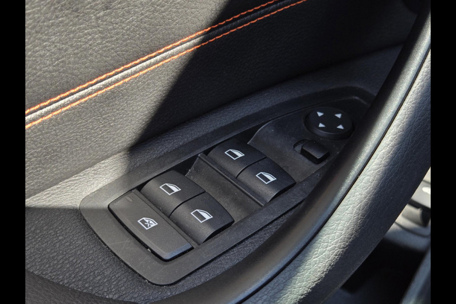 BMW X1 xDrive25e eDrive Sport Line | PANORAMA | SPORTSTOELEN | ELEKTR. ACHTERKLEP | CAMERA |
