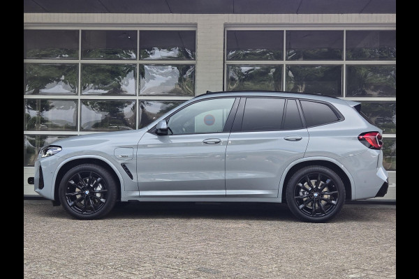BMW X3 xDrive30e M SPORT | PANORAMADAK | APPLE CARPLAY | SPORTSTOELEN | 20 INCH LM VELGEN |