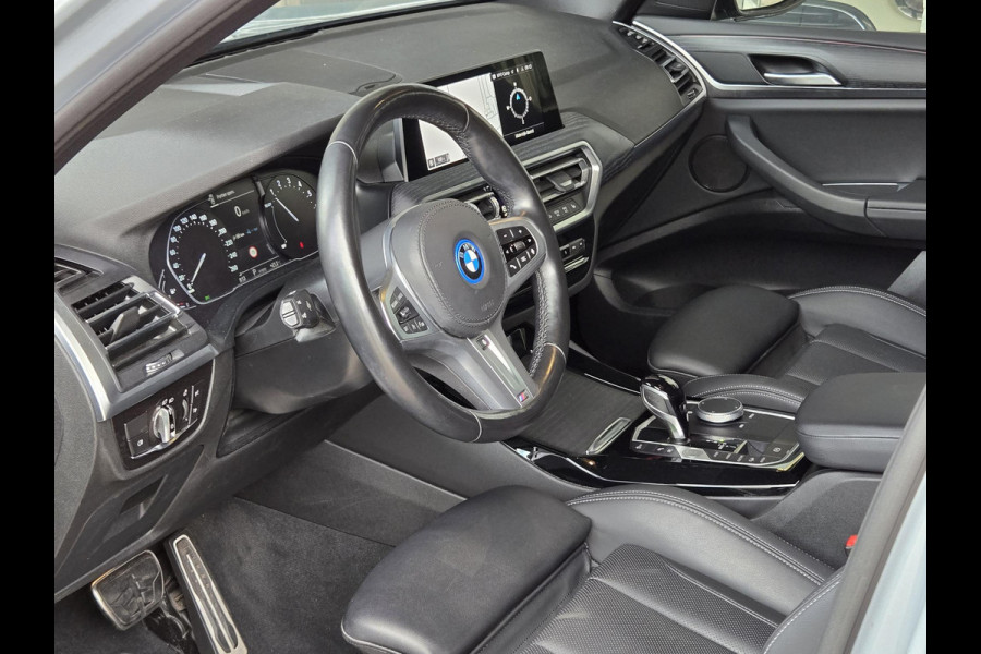 BMW X3 xDrive30e M SPORT | PANORAMADAK | APPLE CARPLAY | SPORTSTOELEN | 20 INCH LM VELGEN |