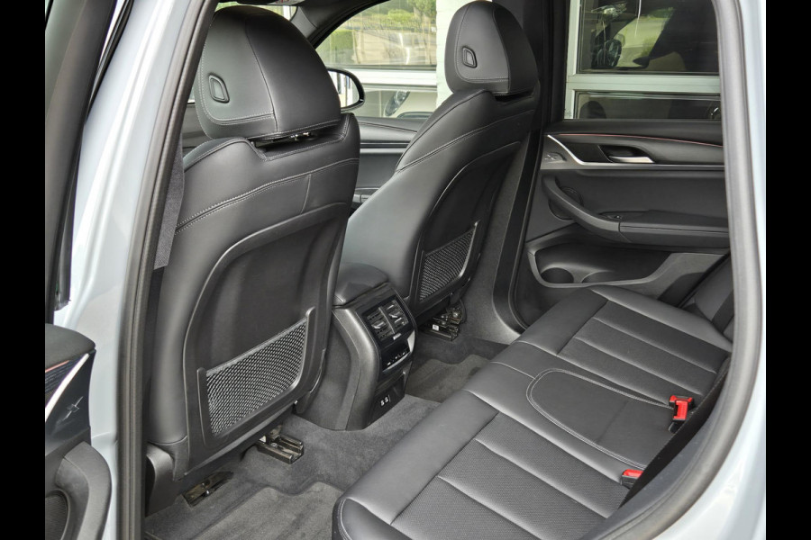 BMW X3 xDrive30e M SPORT | PANORAMADAK | APPLE CARPLAY | SPORTSTOELEN | 20 INCH LM VELGEN |