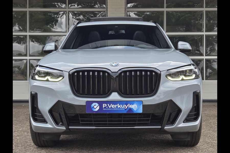 BMW X3 xDrive30e M SPORT | PANORAMADAK | APPLE CARPLAY | SPORTSTOELEN | 20 INCH LM VELGEN |