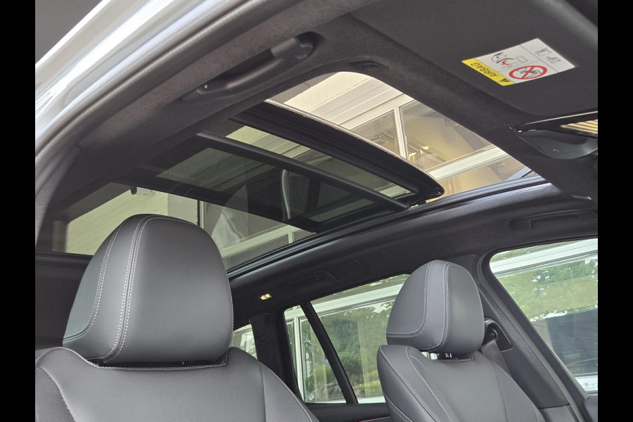 BMW X3 xDrive30e M SPORT | PANORAMADAK | APPLE CARPLAY | SPORTSTOELEN | 20 INCH LM VELGEN |