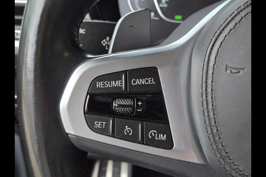 BMW X3 xDrive30e M SPORT | PANORAMADAK | APPLE CARPLAY | SPORTSTOELEN | 20 INCH LM VELGEN |