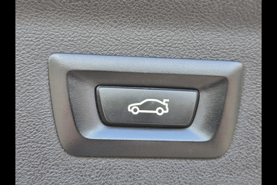 BMW X3 xDrive30e M SPORT | PANORAMADAK | APPLE CARPLAY | SPORTSTOELEN | 20 INCH LM VELGEN |