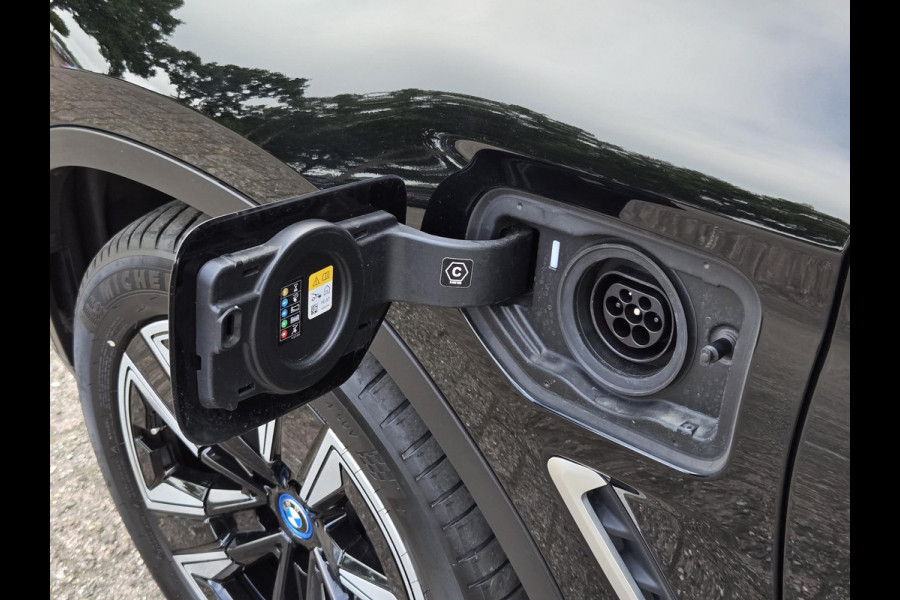 BMW X3 xDrive30e | SPORTSTOELEN | LEDER | PANORAMADAK | CAMERA |