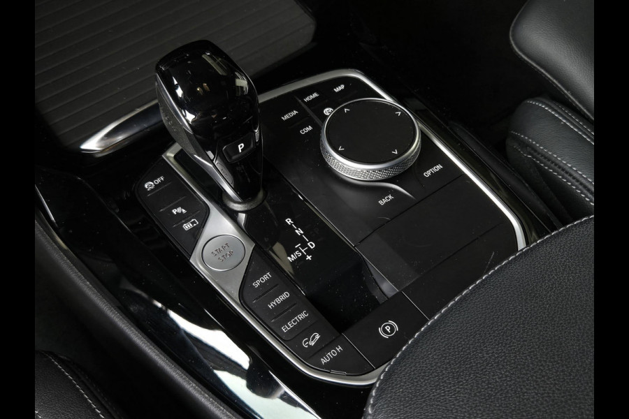 BMW X3 xDrive30e | SPORTSTOELEN | LEDER | PANORAMADAK | CAMERA |