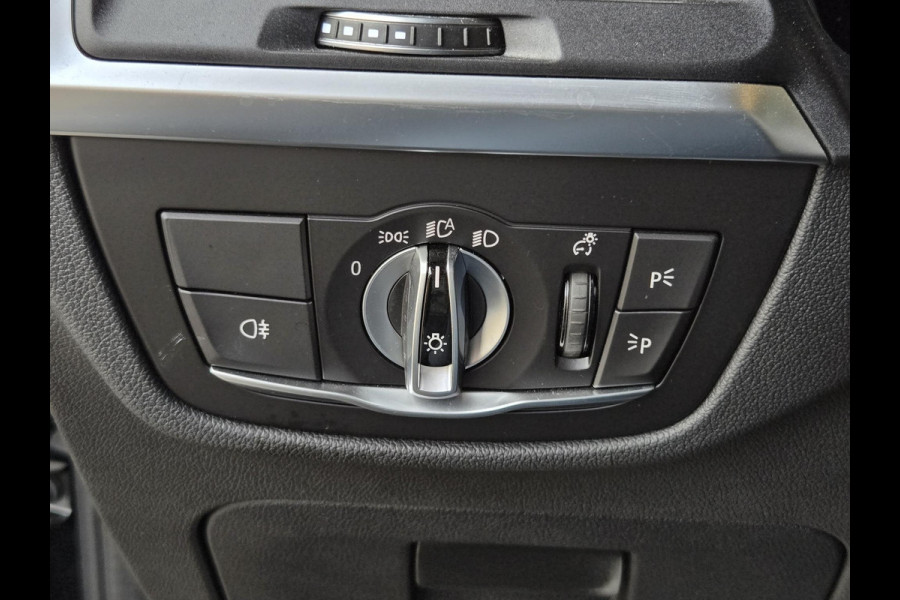 BMW X3 xDrive30e | SPORTSTOELEN | LEDER | PANORAMADAK | CAMERA |