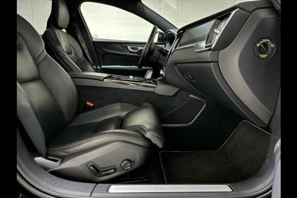 Volvo V60 2.0 T8 Recharge AWD R-Design B&W 360° Pano HUD Trekh. NAP