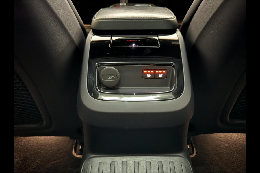 Volvo V60 2.0 T8 Recharge AWD R-Design B&W 360° Pano HUD Trekh. NAP