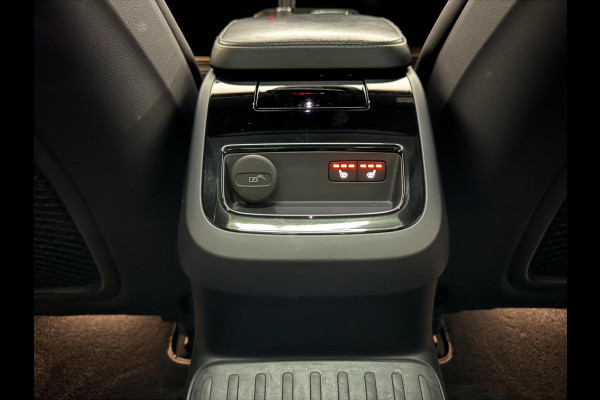 Volvo V60 2.0 T8 Recharge AWD R-Design B&W 360° Pano HUD Trekh. NAP