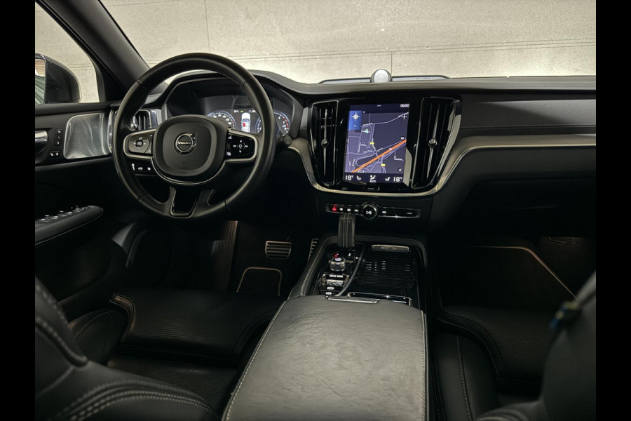 Volvo V60 2.0 T8 Recharge AWD R-Design B&W 360° Pano HUD Trekh. NAP