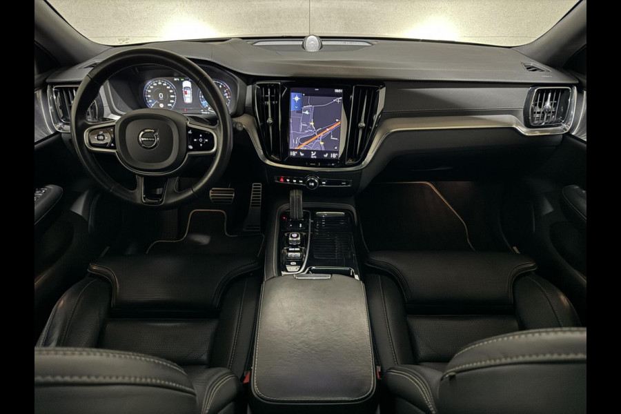 Volvo V60 2.0 T8 Recharge AWD R-Design B&W 360° Pano HUD Trekh. NAP