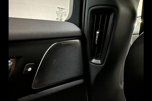 Volvo V60 2.0 T8 Recharge AWD R-Design B&W 360° Pano HUD Trekh. NAP