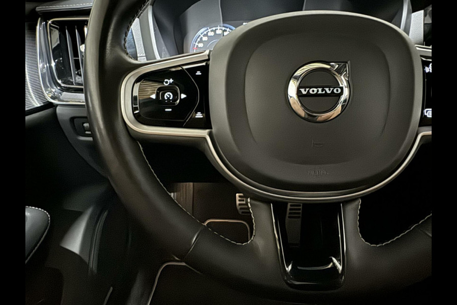 Volvo V60 2.0 T8 Recharge AWD R-Design B&W 360° Pano HUD Trekh. NAP