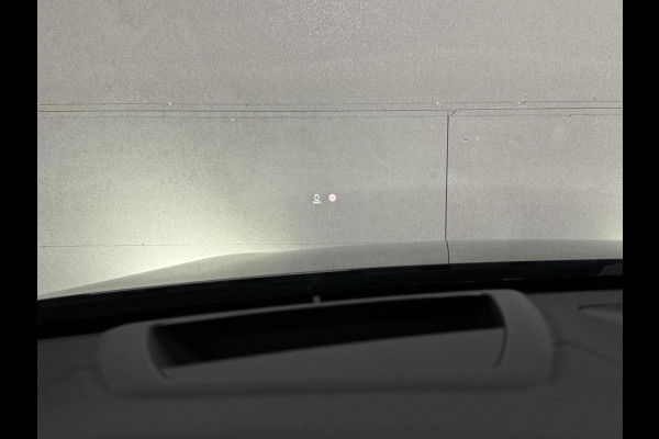 Volvo V60 2.0 T8 Recharge AWD R-Design B&W 360° Pano HUD Trekh. NAP