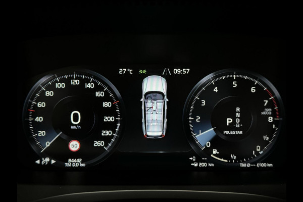 Volvo V60 2.0 T8 Recharge AWD R-Design B&W 360° Pano HUD Trekh. NAP