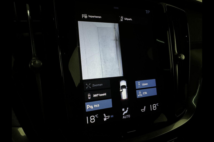 Volvo V60 2.0 T8 Recharge AWD R-Design B&W 360° Pano HUD Trekh. NAP