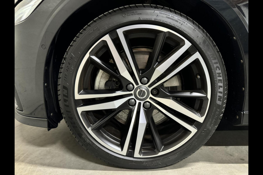 Volvo V60 2.0 T8 Recharge AWD R-Design B&W 360° Pano HUD Trekh. NAP