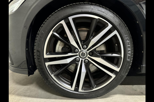 Volvo V60 2.0 T8 Recharge AWD R-Design B&W 360° Pano HUD Trekh. NAP