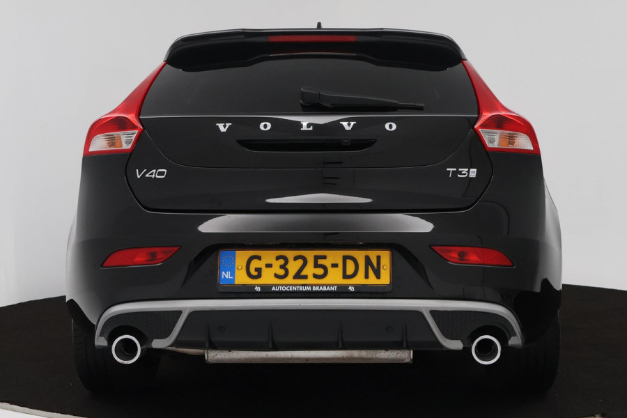 Volvo V40 1.5 T3 Polar+ Sport (PANORAMADAK, CAMERA, NAVIGATIE, STOELVERWARMING, PARKEERSENSOREN, CRUISE CONTROL, NL-AUTO)